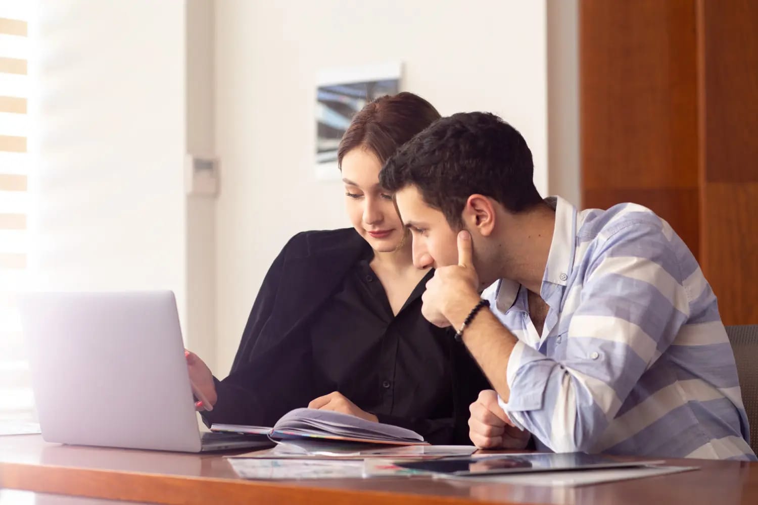 Vector illustration of a mentor guiding a student